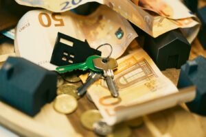 Klíče a peníze – hypotéky a úvěry